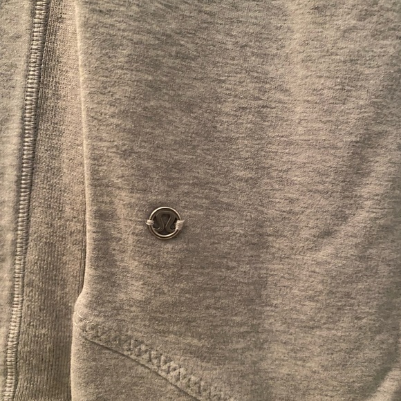 Lululemon size 6 (small) grey active wear sweatshirt - Picture 2 of 4